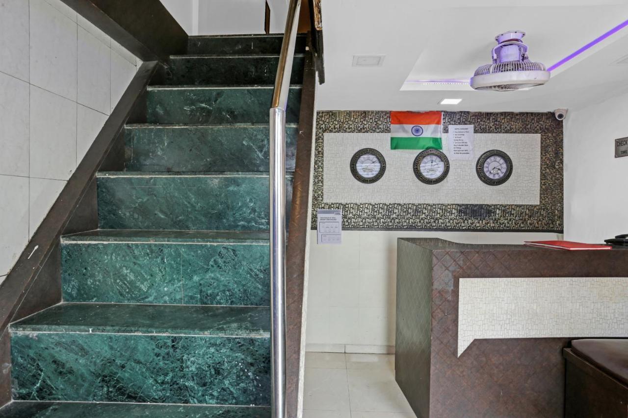 Oyo 84398 Maroshi Residency Mumbai Exteriör bild